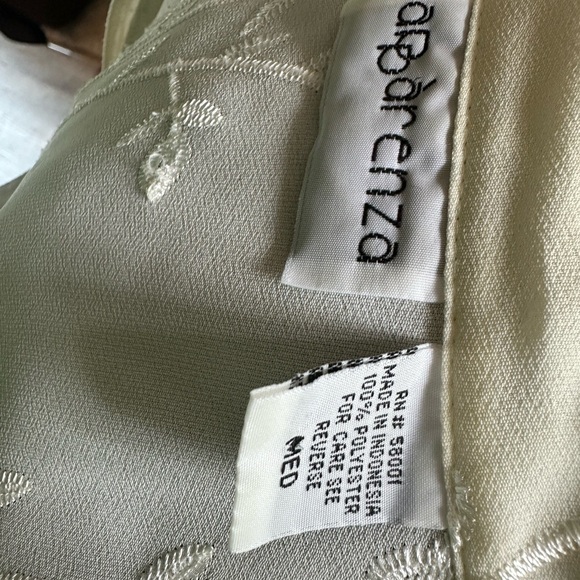 Apparenza Ivory Embroidered Blouse - Picture 4 of 5